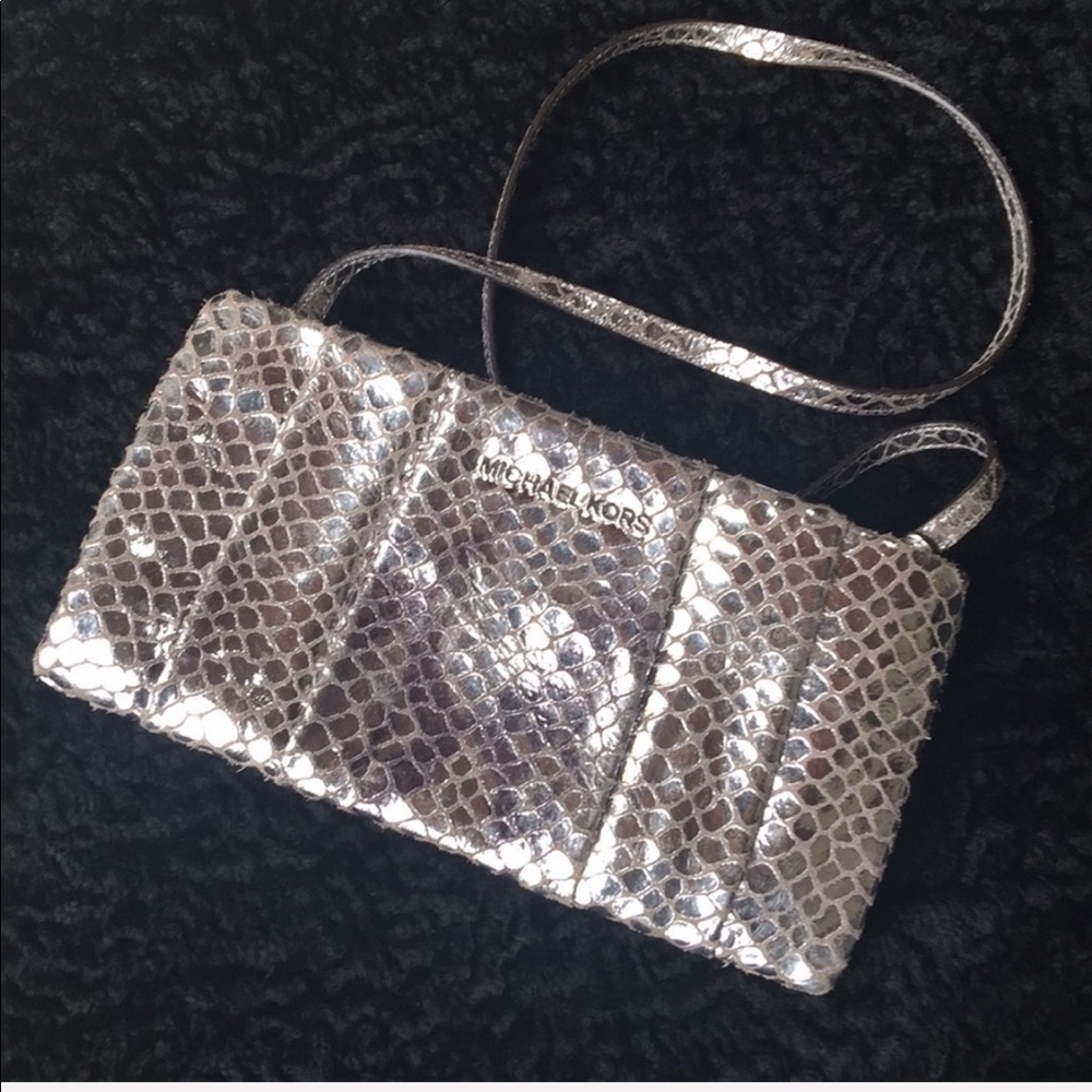 💝 Michael Kors Snakeskin Silver Clutch Shoulder Bag